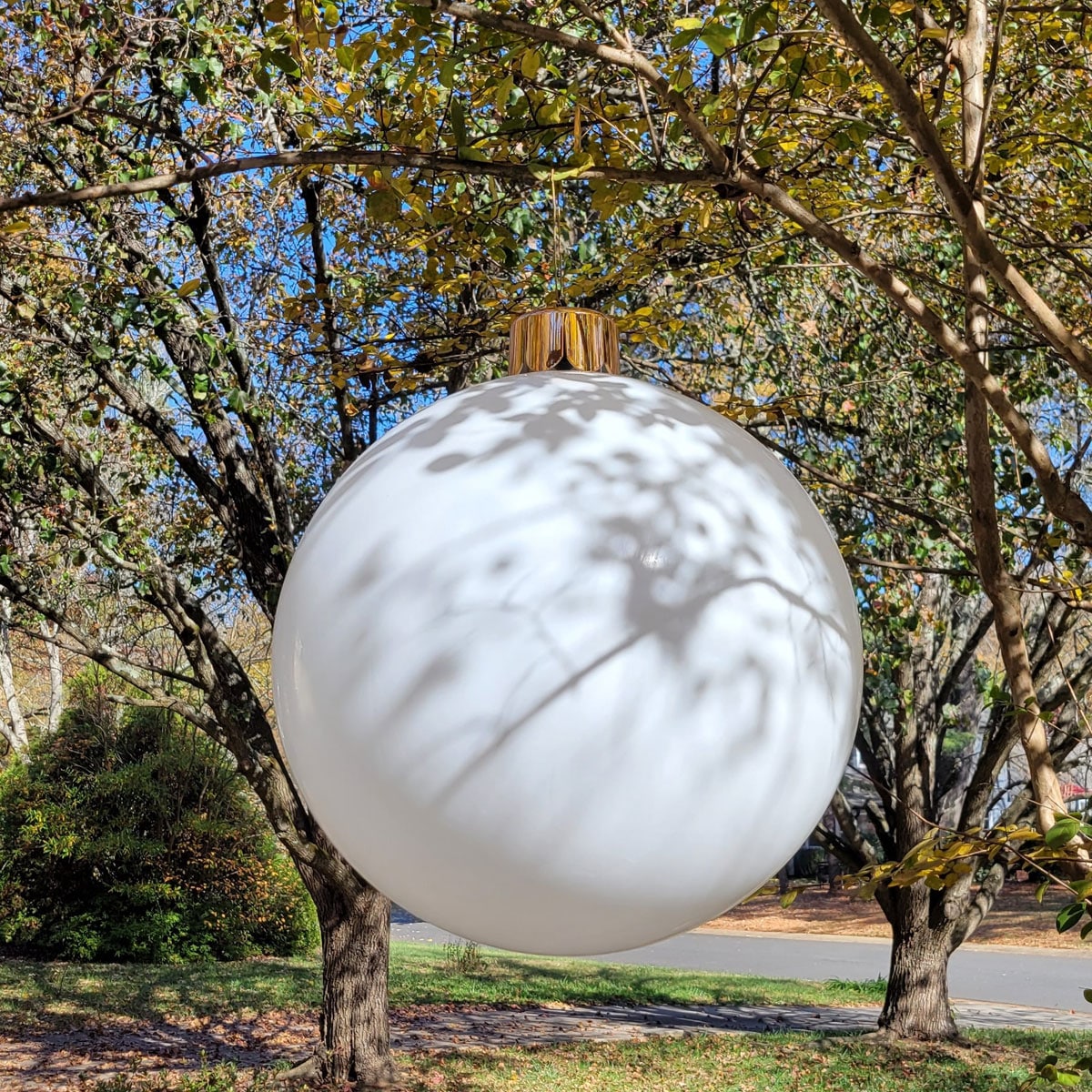 Holiball White